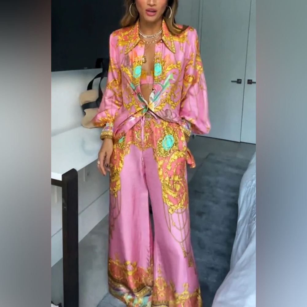 Vibrant Pink and Gold Patterned Roschic Matching Set
